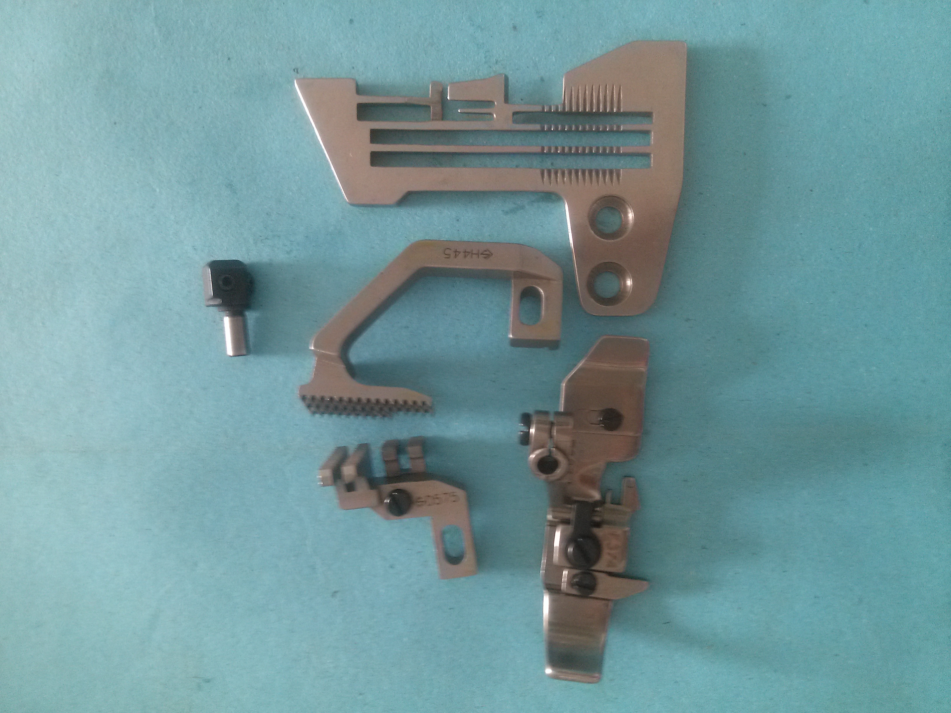 Bộ cự ly máy vắt sổ 4 ống SIRUBA