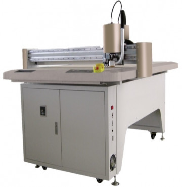 Máy cắt gá nhựa mica và cắt rập 2 trong 1 ST1215M