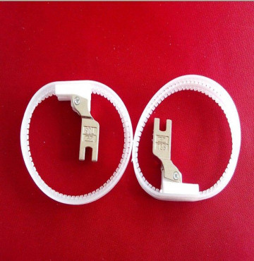 Chân Vịt Vòng Nhựa