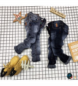 Bỏ sỉ Jean dài siêu ngầu cho bé.