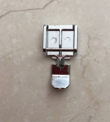 Chân vịt tra khoá thường máy may gia đình