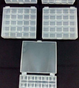 Hộp nhựa dùng đựng suốt nhưng không có suốt bên trong