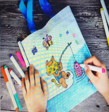 Hộp Bút vẽ trang trí trên vải không phai màu