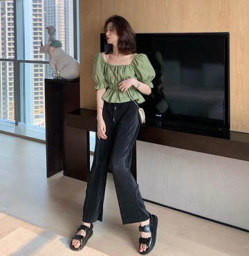 bỏ buôn áo croptop bệt vai nhún xanh