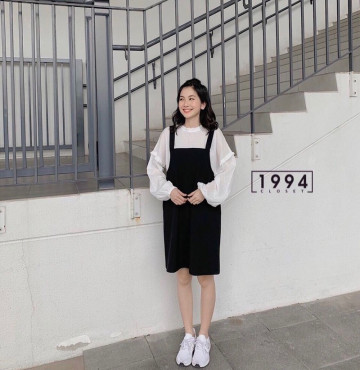 bán sỉ set yếm đen kèm áo tay phông trắng bèo