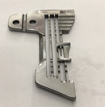 Mặt nguyệt máy vắt sổ Siruba 747 (2 kim, 4 sợi)