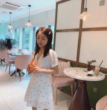 bán sỉ đầm hoa đắp chéo ngực cổ v tinh khôi