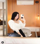 bán buôn áo croptop nhún thun trắng