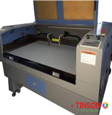 Máy cắt Laze 1325 khổ 1300mm*2500mm(1 đầu)