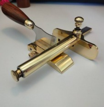 Dao cắt dây nịt