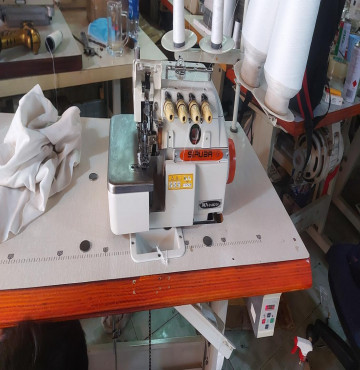 Bán máy vắt sổ siruba 747F cũ