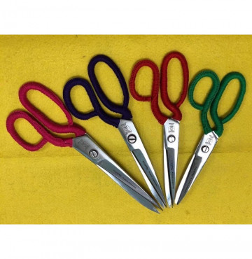 Kéo cắt vải cao cấp thương hiệu Nguyễn Đình, rất sắc bén và bền, có đủ cỡ để chọn lựa, dài 11inch