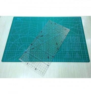 Bảng cắt khổ 45x60cm dùng cắt vải, simili, ...