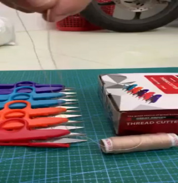 Kéo bấm cắt chỉ hiệu GOLDEN EAGLE