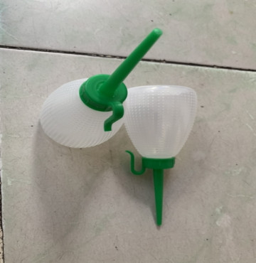 Bình đựng dầu ( nắp móc)