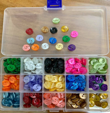 Hộp nút sơmi nữ 2 lỗ size 13mm