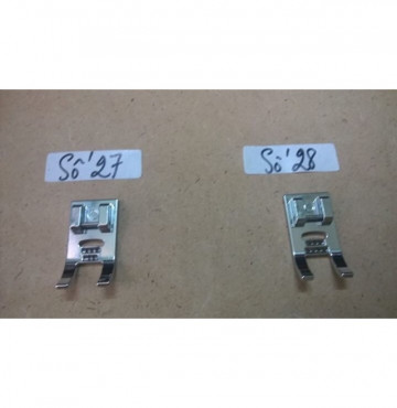 Chân vịt đính các dây trang trí.