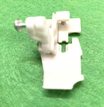 Chân vịt nhựa máy vắt sổ 5 chỉ