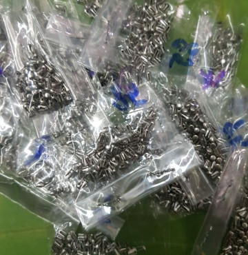 Chuôi dùng để đóng hạt trai trang trí quần áo, nón, túi xách vải