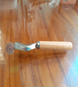 lăn dấu cán gổ