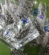 Chuôi dùng để đóng hạt trai trang trí quần áo, nón, túi xách vải