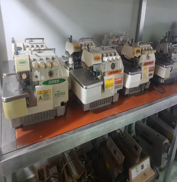 THANH LÝ MÁY VẮT SỔ 2 KIM 4 CHỈ SIRUBA MỚI 90%