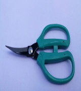 kéo cong cán nhựa xanh 16cm