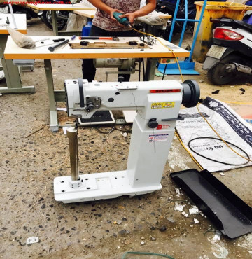 Máy trụ Đứng SIRUBA mới 100%