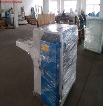 Ép mếch, dò kim, hút chỉ, trải vải..