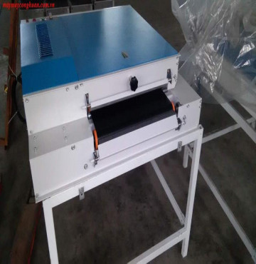 Ép mếch, dò kim, hút chỉ, trải vải..