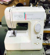 Máy may MONICA - MERRITT 5200