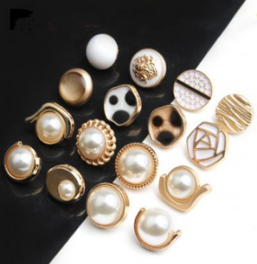 Phụ liệu cúc khóa 13