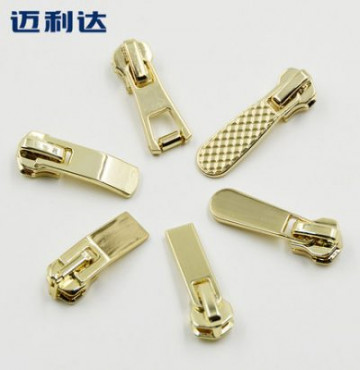 Phụ liệu cúc khóa 4