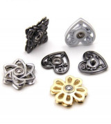 Phụ liệu cúc khóa 12