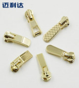 Phụ liệu cúc khóa 4