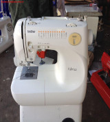 Máy Brother Fabrica 10 Chức Năng