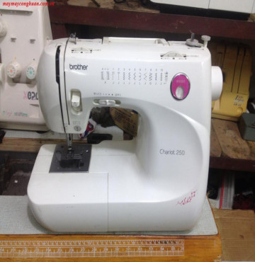 Máy may Brother Chariot 250