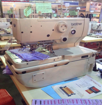 Máy thùa Brother RH-9820C