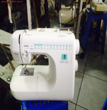 Máy may Brother PURET 300 Chạy bàn ga