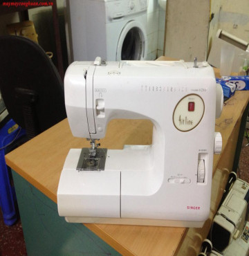 Máy may Singer Fifline 10CN