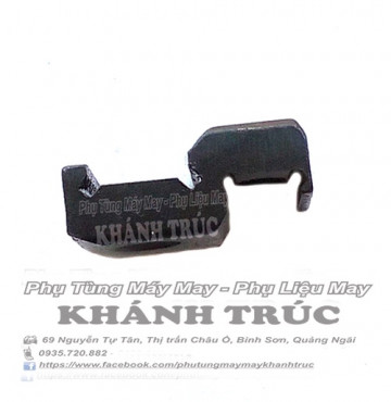 Pát gắn răng cưa trên máy may vắt sổ công nghiệp SIRUBA