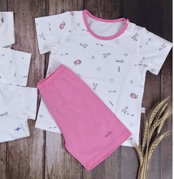 Bộ sơ sinh cộc tay cài vai in hình Bons99 (hồng)