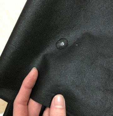 Vải ko dệt đen loại dày dl 70gr may khẩu trang 3M, 3D ...170k/kg đc khoảng 13m khổ 1,1m