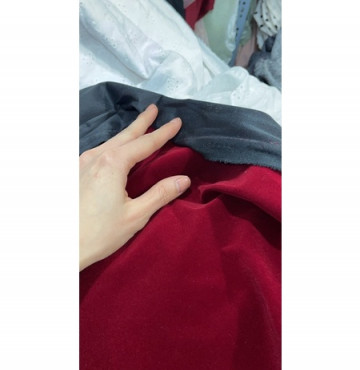 Vải Nhung budanh lên phom ko giãn đỏ đô sáng 135k/2m khổ 1,5
