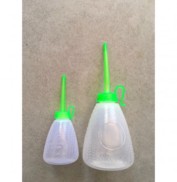 BÌNH CÓC CHÂM NHỚT, DẦU MÁY CÓ CHIA VẠCH.