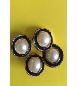 20 Nút ngọc viền đen loại 2cm sử dụng đơm kết áo váy...