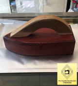Bàn ủi gỗ.