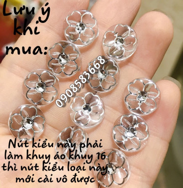 Thanh lý Nút trắng trong hoa 4 cánh size 1cm