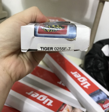 Thanh lý Chỉ may lõi nhỏ 400m tông xanh dương