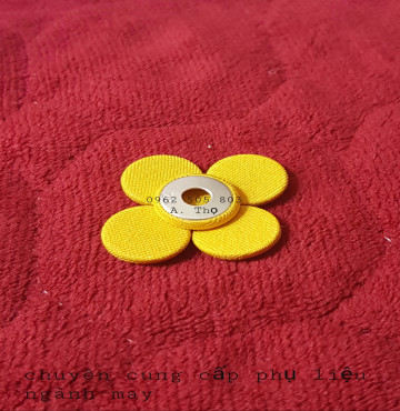 Nút bọc vải có lõi